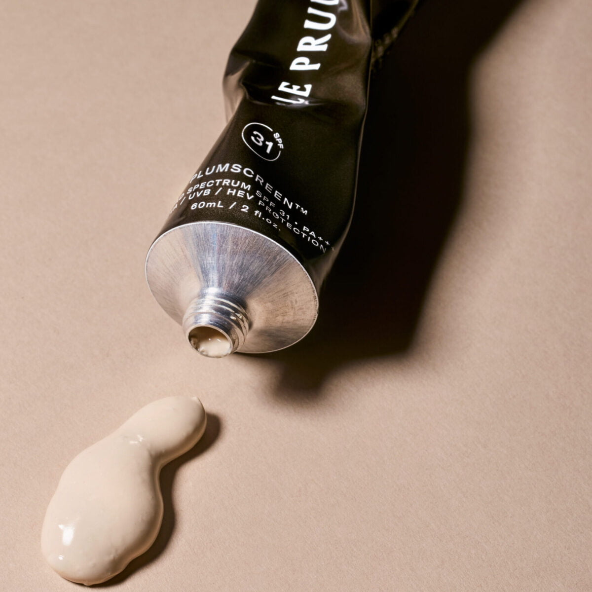 Le Prunier Plumscreen SPF Le Prunier Plumscreen closeup