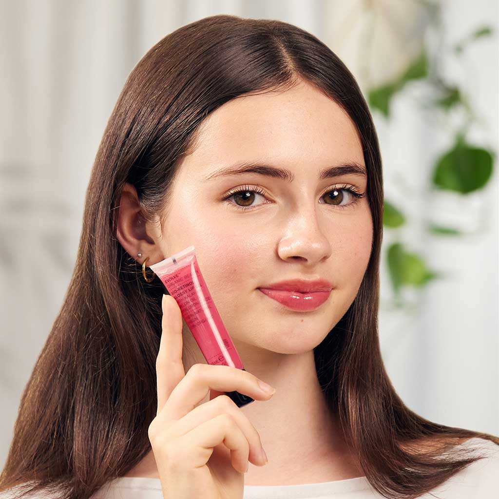 evolve-organic-beauty-hidden-bio-retinol-glossy-lip-oil-34846513496108 evolve lip oil glossy